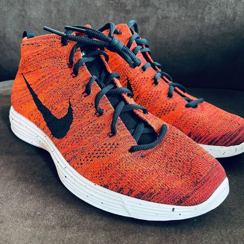 MINT Nike Flyknit Chukka Lunarlon Crimson Black Total Orange White Mens 10 US 44